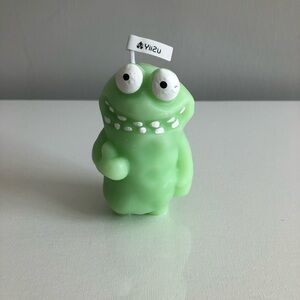 Green monster aromatherapy candle